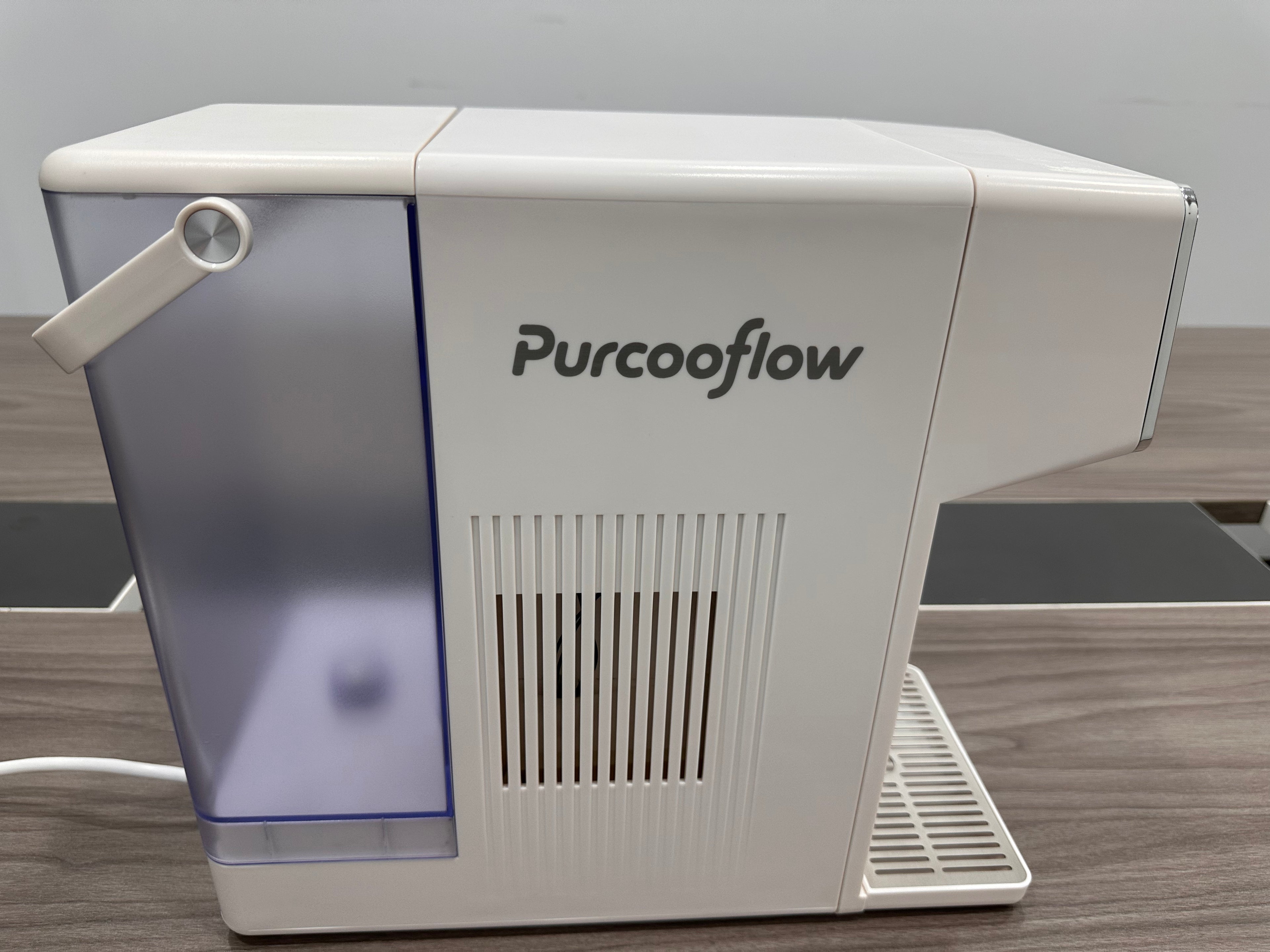 Purcooflow countertop water filtration system Chills Purified Water